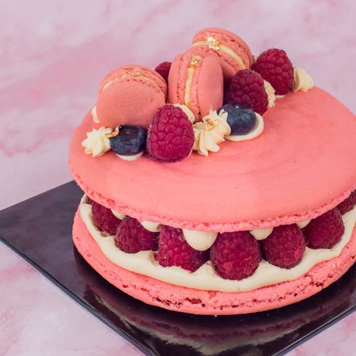 Ispahan Valentine Macaron 5 Inch