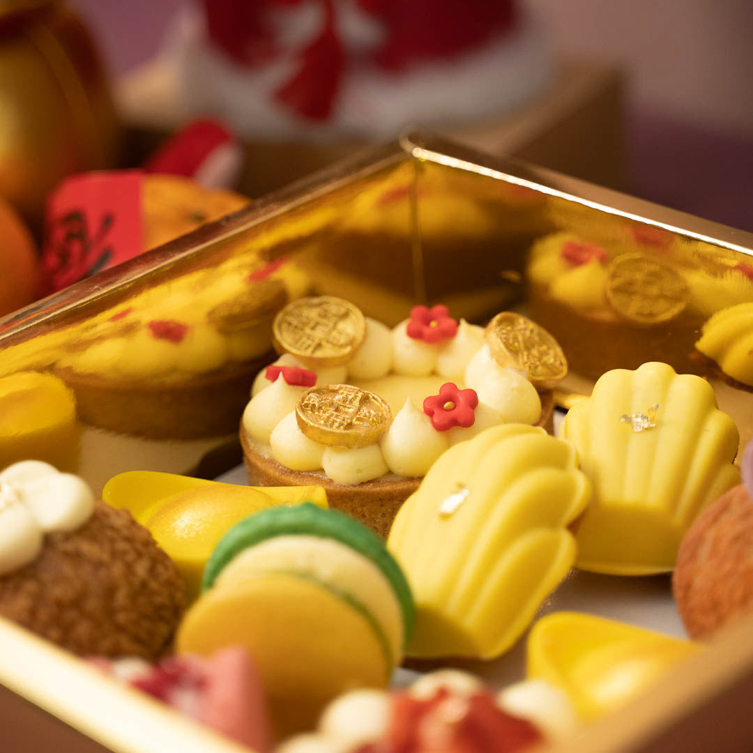 Lunar Luxe Sweets Box (East Meets West)