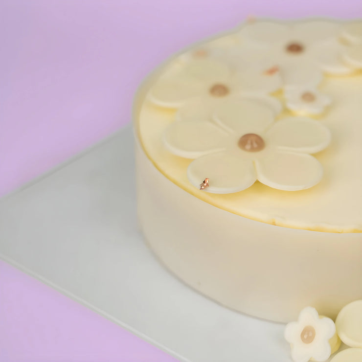 Fleur de Vanille Entremet 7 Inch