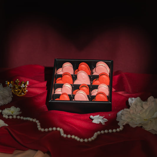 XOXO Macarons – Heart-Shaped Sweets Valentine’s Gift