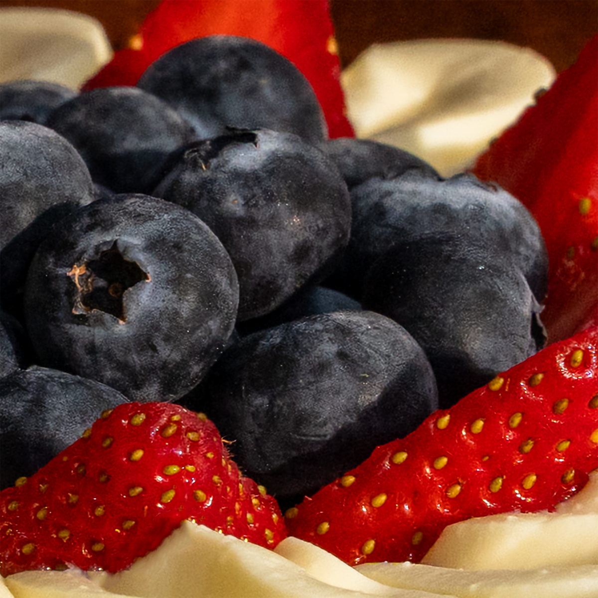 Burnt Cheesecake with Berries