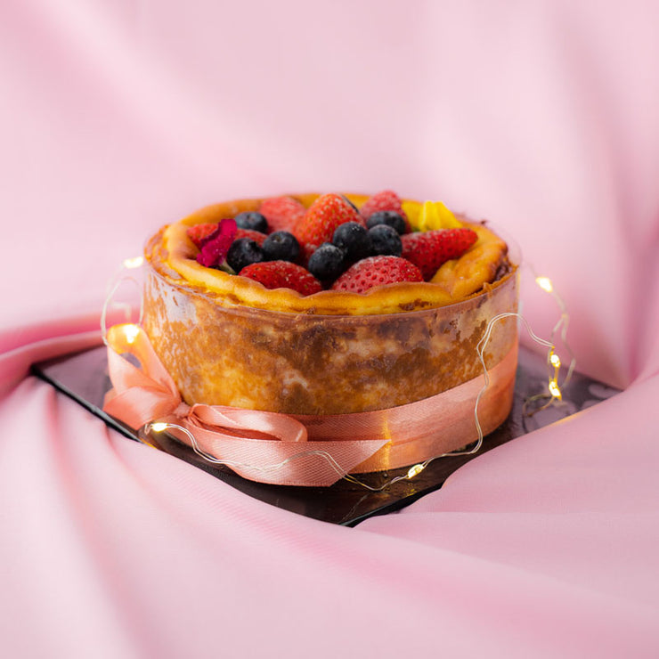 Baby Burnt Cheesecake 5" with Berries