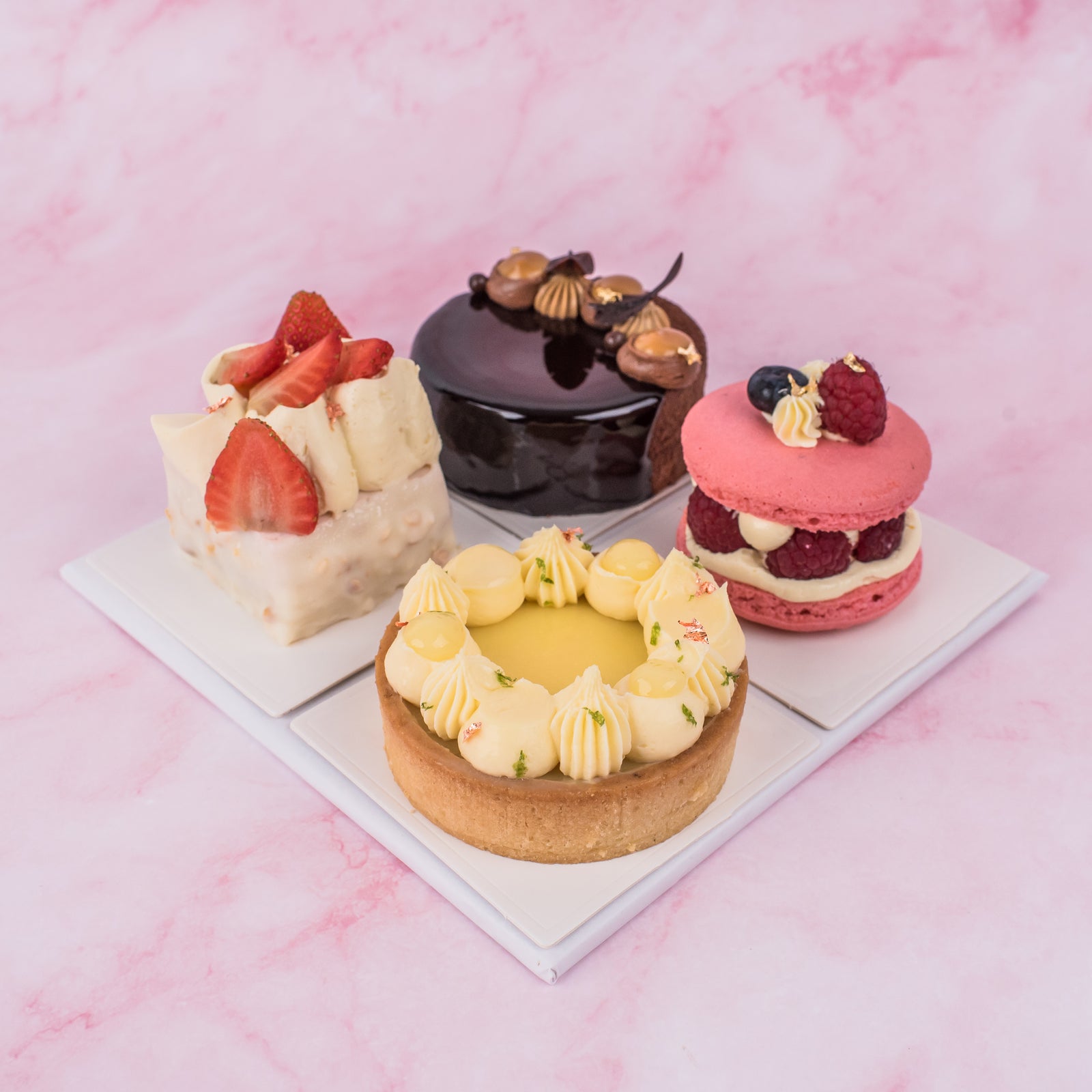 Signature Petit Gâteaux Valentine's Bundle