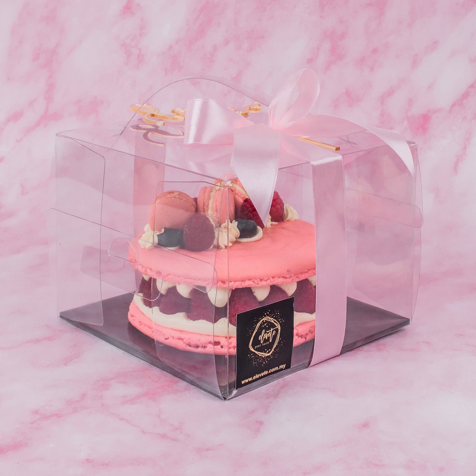 Ispahan Valentine Macaron 5 Inch